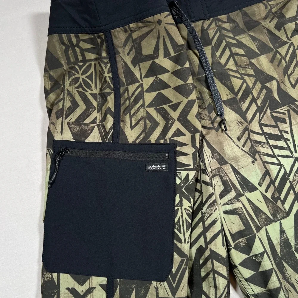 Quiksilver Hawaii Mens SurfSilk Boardshorts Size 40 Green Tribal Swim Trunks